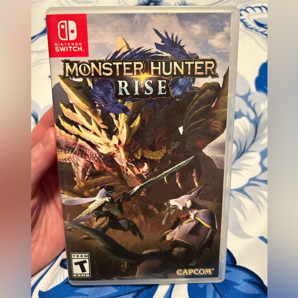 Monster Hunter Rise Nintendo Switch Game EUC!